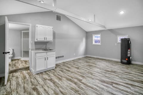 Studio — 2827 Villa Avenue, Indianapolis, IN