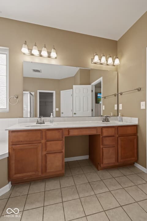 Photo of 10983 Parkland Court, Fishers, IN