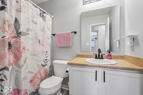 Photo of 620 Bobtail Drive, Greenfield, IN
