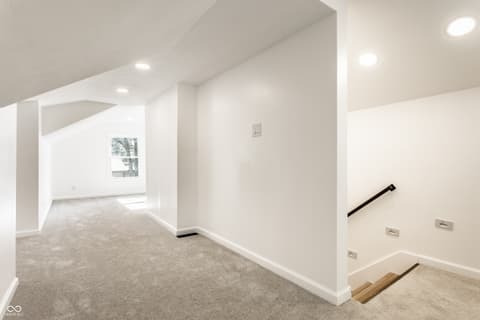 Hallway at 1395 Evans Avenue, Noblesville, IN