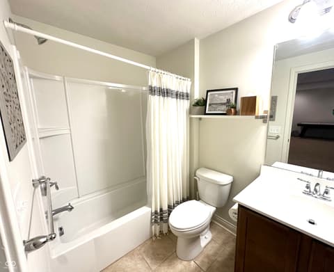 Photo of 8752 Windpointe Pass, Zionsville, IN