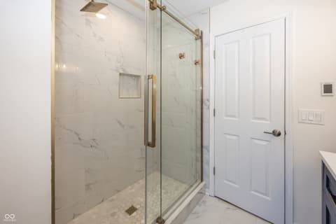 Primary bathroom at 15540 Bethesda Circle, Westfield, IN