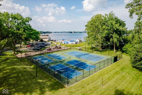 Tennis Court — 2204 Walnut Way, Noblesville, IN