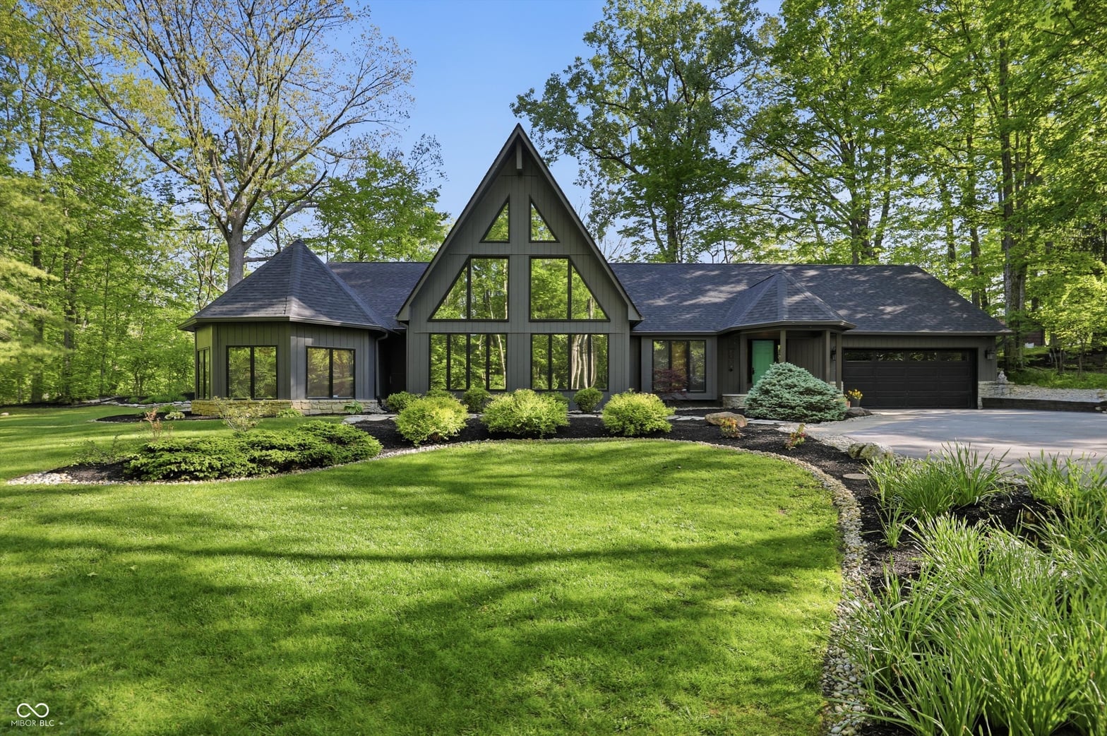 Photo of 940 Tillson Drive, Zionsville, IN