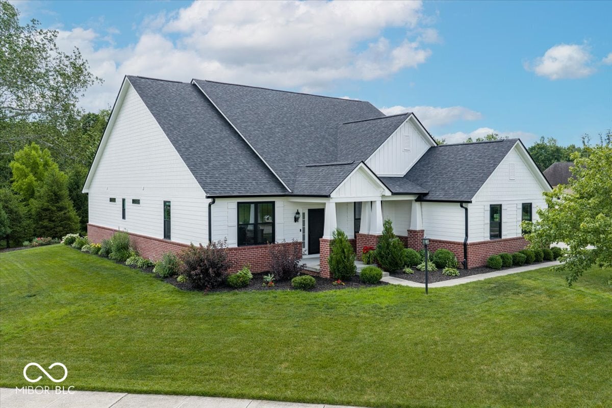 Front exterior at 910 Viking Sunrise Lane, Westfield, IN