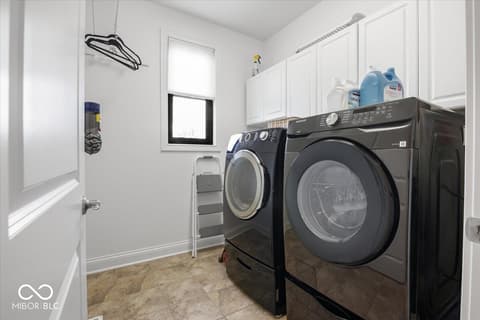 Laundry room at 910 Viking Sunrise Lane, Westfield, IN