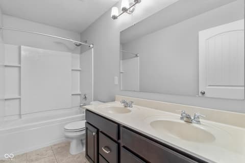 Photo of 13824 Fieldcrest Drive, McCordsville, IN