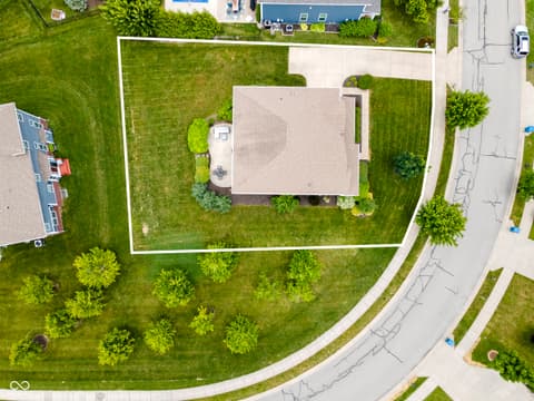 Photo of 13824 Fieldcrest Drive, McCordsville, IN