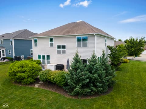 Photo of 13824 Fieldcrest Drive, McCordsville, IN