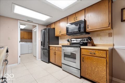Photo of 7438 Prairie Lake Drive, Indianapolis, IN