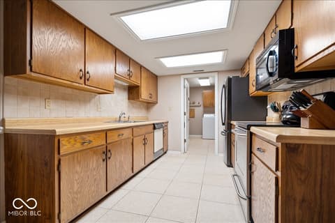 Photo of 7438 Prairie Lake Drive, Indianapolis, IN