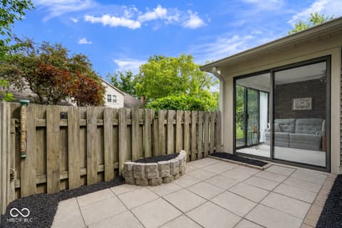 Photo of 7438 Prairie Lake Drive, Indianapolis, IN