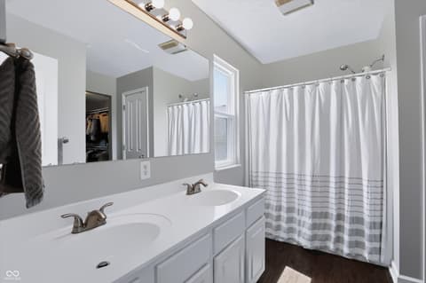 Photo of 11499 Feather Rock Court, Fishers, IN