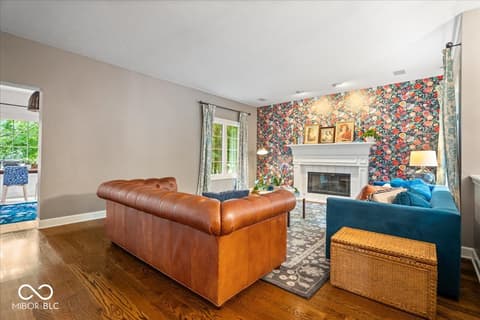 Living room at 811 Pebble Brook Place, Noblesville, IN