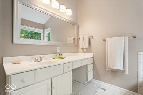 Bathroom at 811 Pebble Brook Place, Noblesville, IN