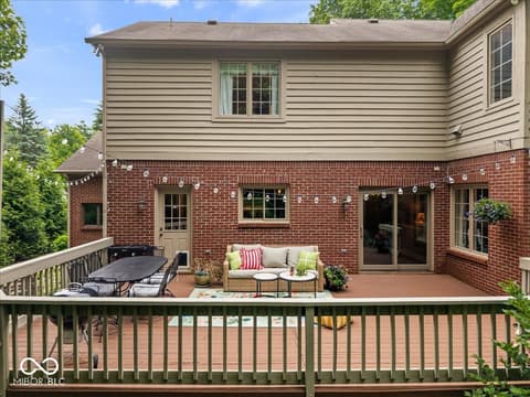 Outdoor living area at 811 Pebble Brook Place, Noblesville, IN
