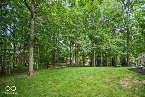 Yard at 811 Pebble Brook Place, Noblesville, IN