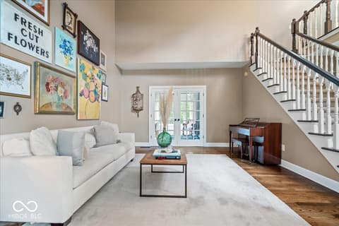 Living room at 811 Pebble Brook Place, Noblesville, IN