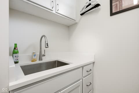 Laundry room at 14892 Higgins Drive, Westfield, IN