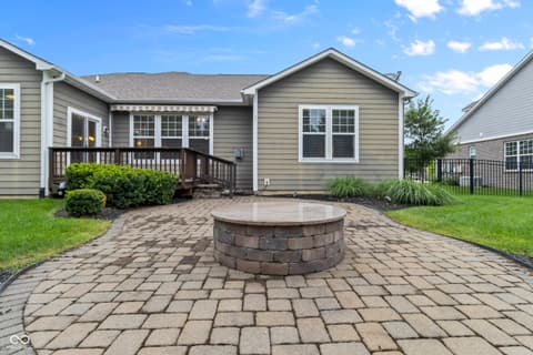 Outdoor living area at 15429 Slateford Road, Noblesville, IN