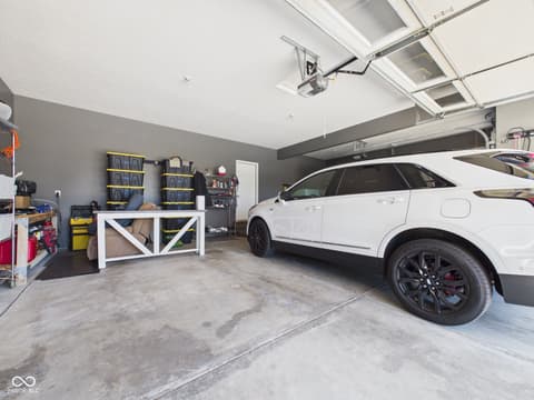 Garage at 6842 Bladstone Road, Noblesville, IN