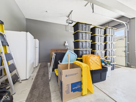 Garage at 6842 Bladstone Road, Noblesville, IN