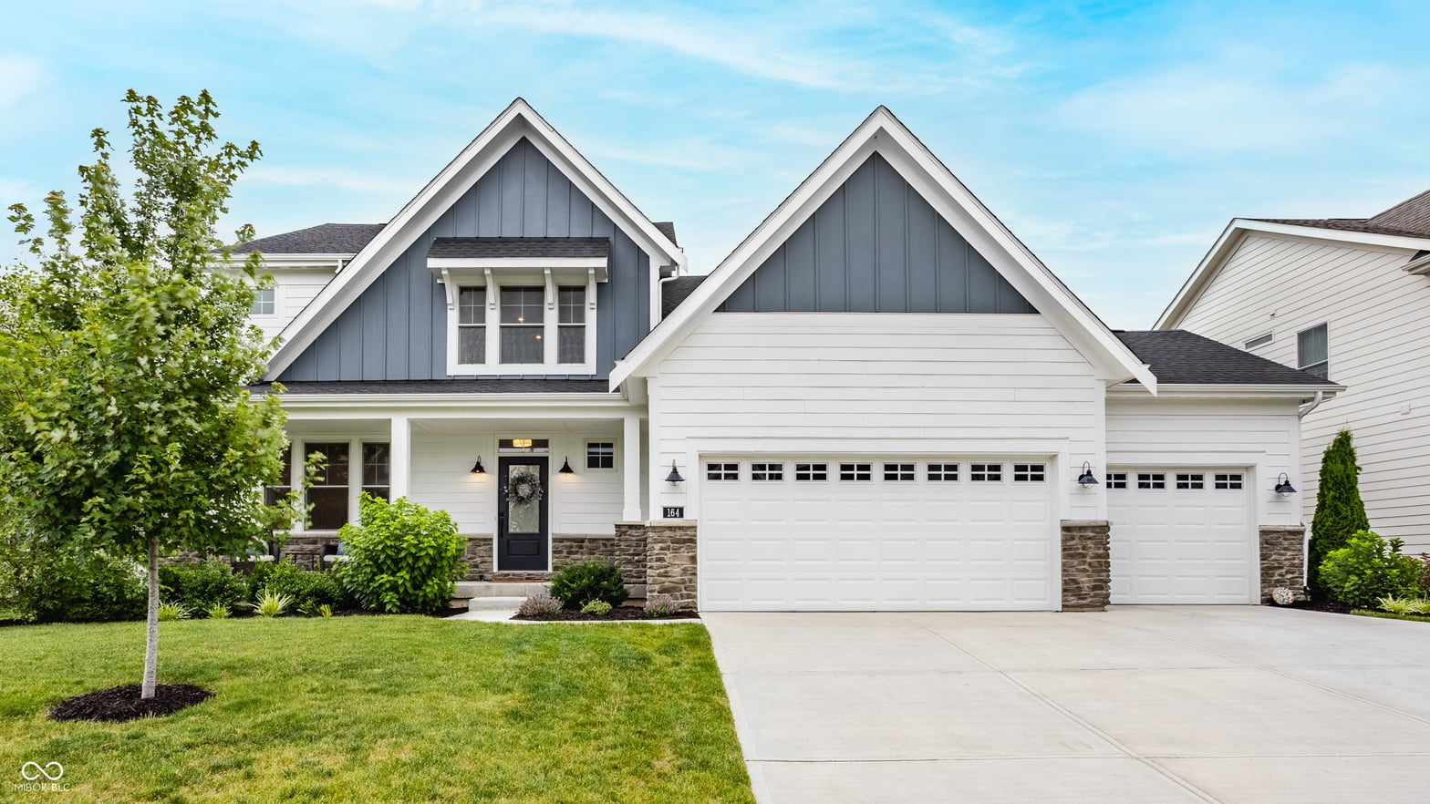 Photo of 164 Oakhurst Way, Westfield, IN