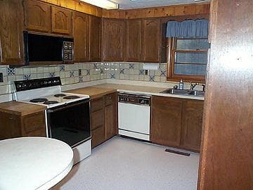 Photo of 1162 E Old St Rd 46, Nashville, IN